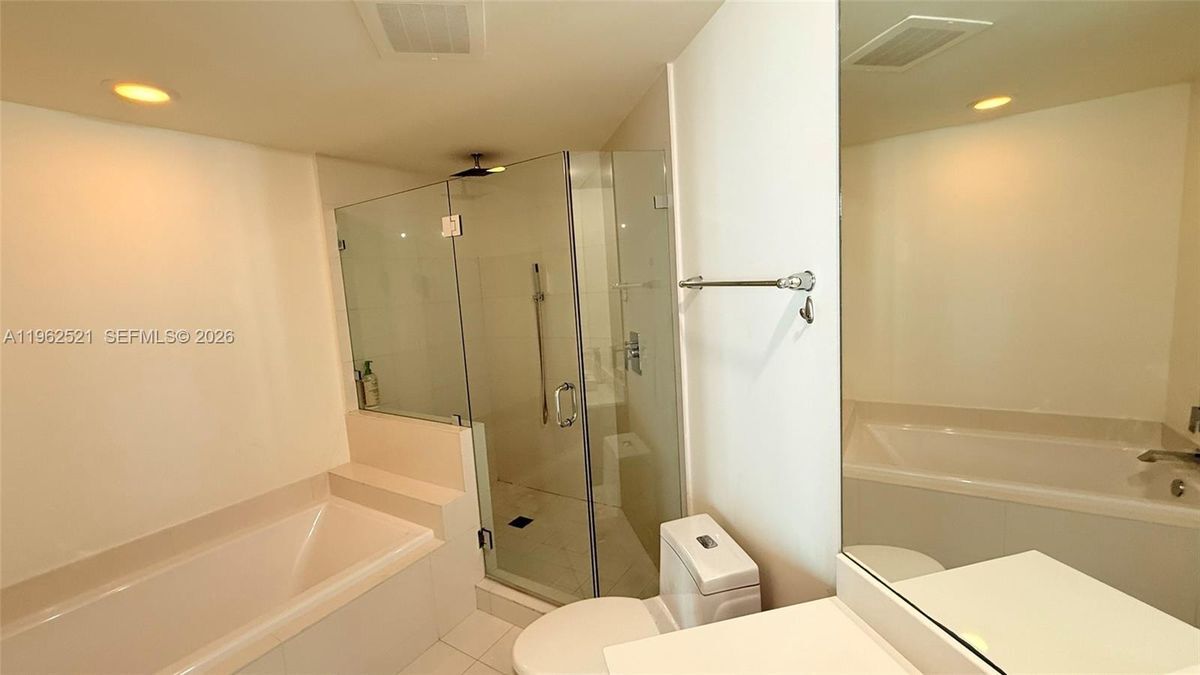 Building Photo - 1100 S Miami Ave