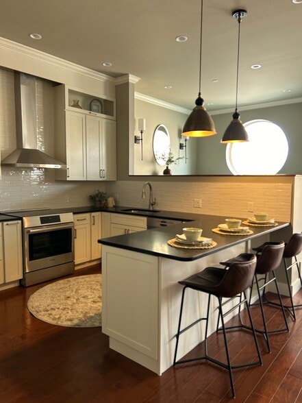 Building Photo - 126 Church St