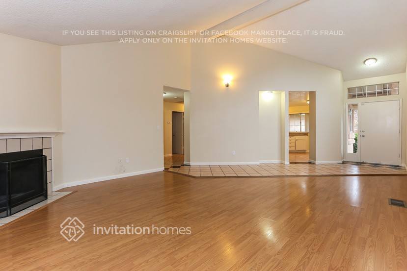 Building Photo - 1080 Mission Cir