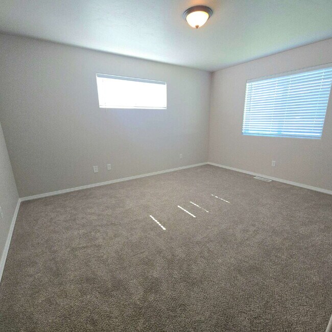 Building Photo - Townhouse, newly available