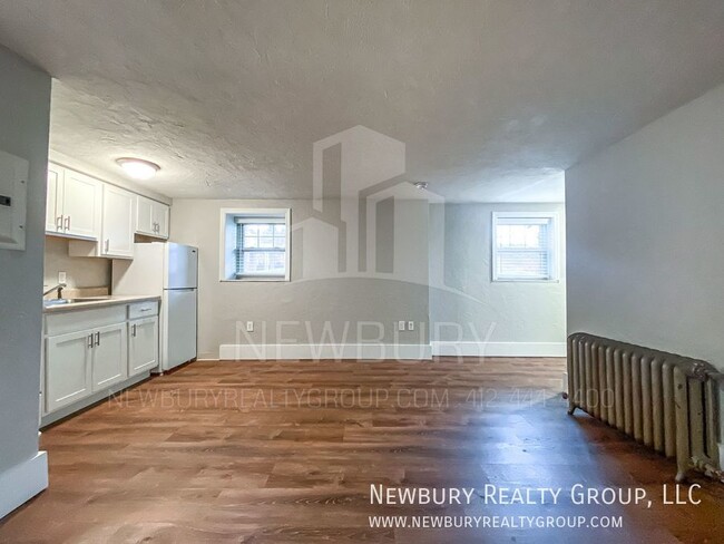 Building Photo - Modern Charm: Cozy 1-Bedroom Apartment wit...