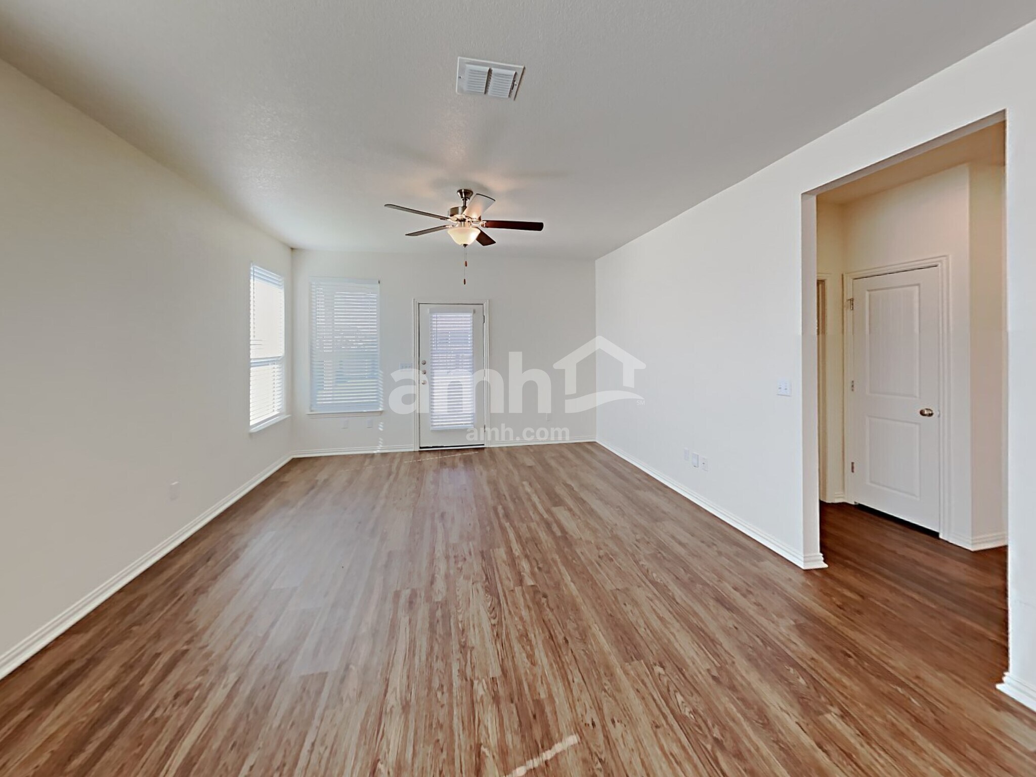 Building Photo - 163 Pebble Creek Run