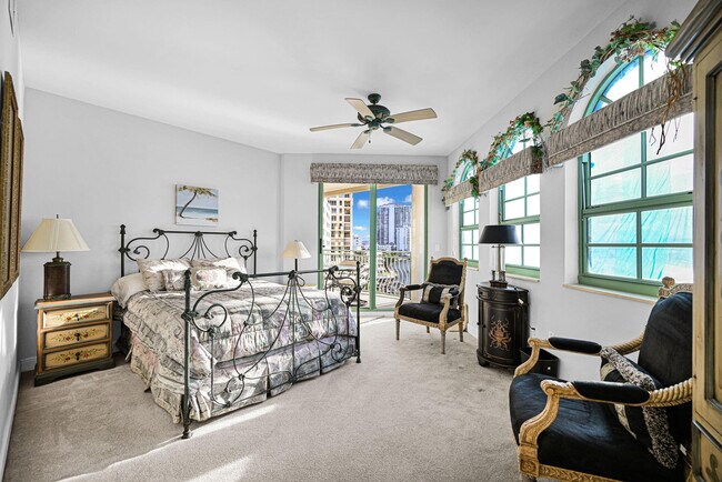 Building Photo - 301 N Birch Rd