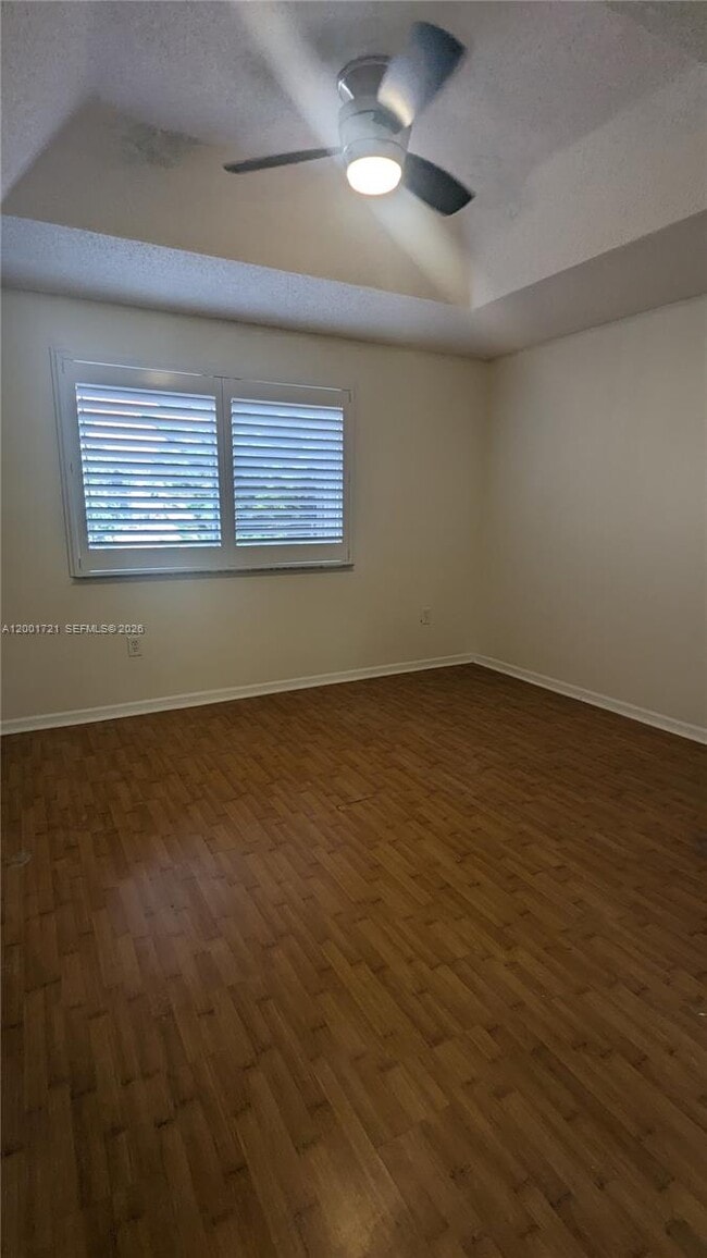 Building Photo - 213 E Forest Oak Cir