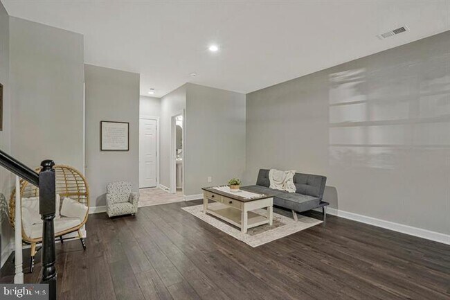 Building Photo - 10613 Bristow Station Dr