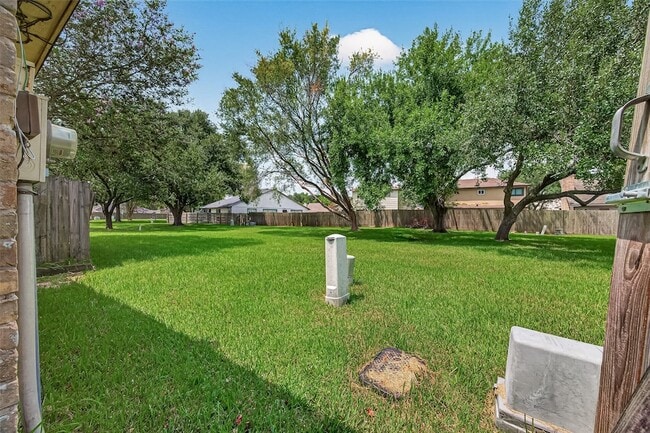 Building Photo - 2523 Creekway Cir