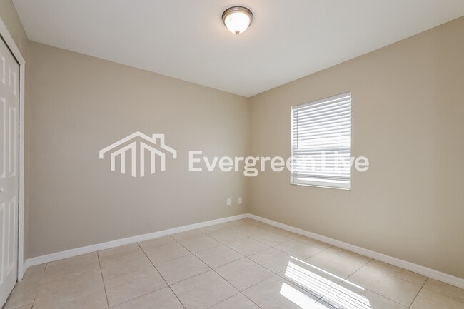 Building Photo - 4058 Spoonbill Ave