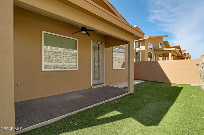 Building Photo - 1031 Vinton Ave