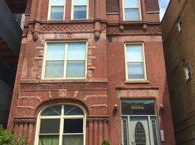 Primary Photo - 2056 W Division St