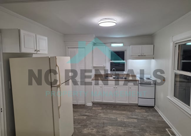 Building Photo - 1302 Cypress St