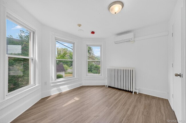 Building Photo - 34 Market St