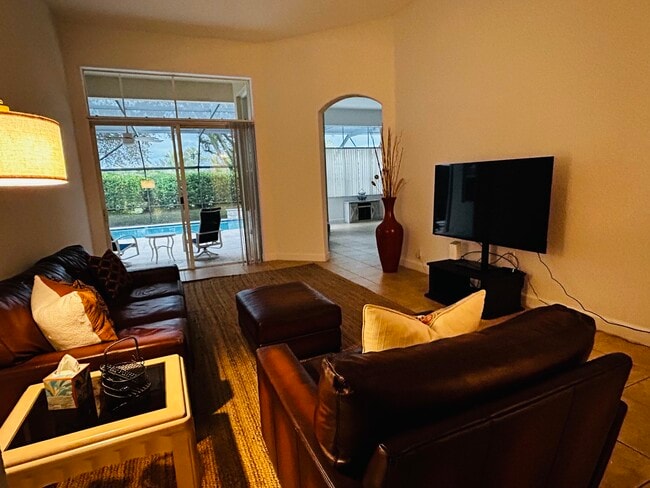 Building Photo - 10440 Cypress Lakes Preserve Dr