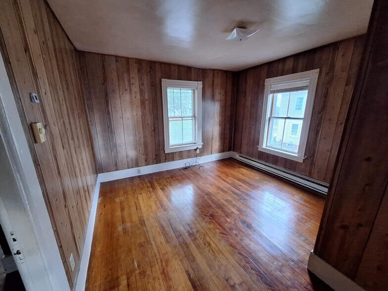 Primary Photo - 25 Sherwin St