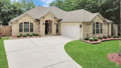 Building Photo - 2015 Dawn Crest Ct