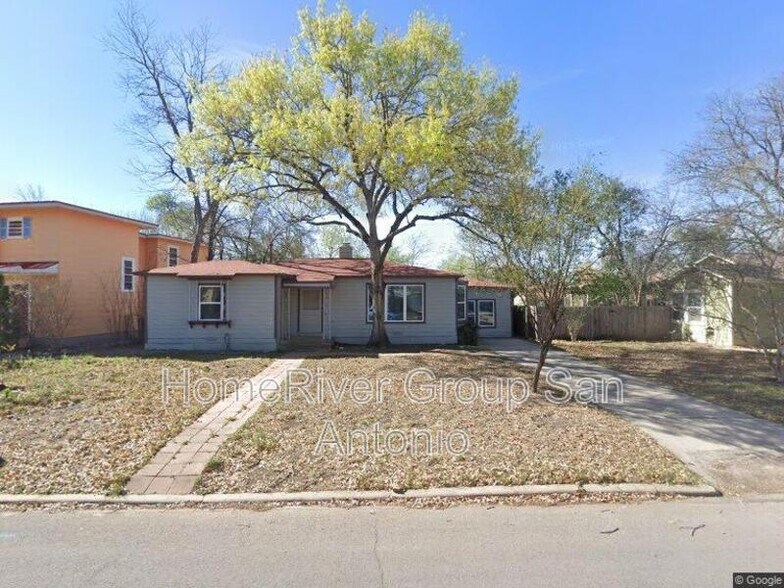 Primary Photo - 422 Alexander Hamilton Dr