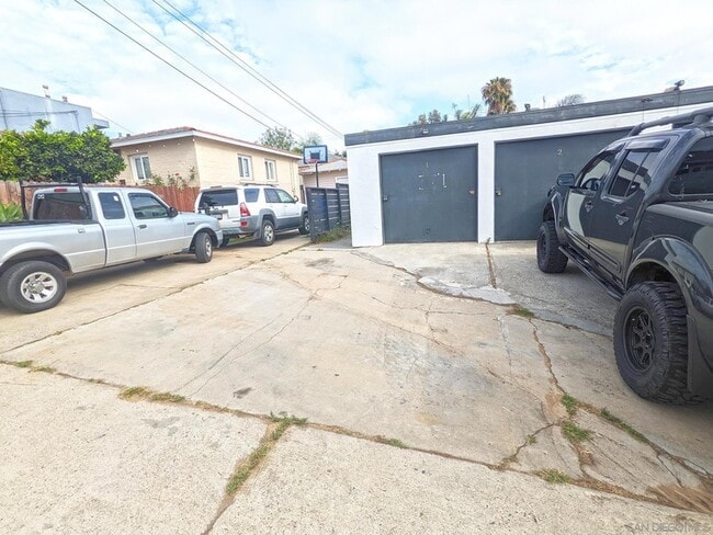 Building Photo - 2017 Reed Ave