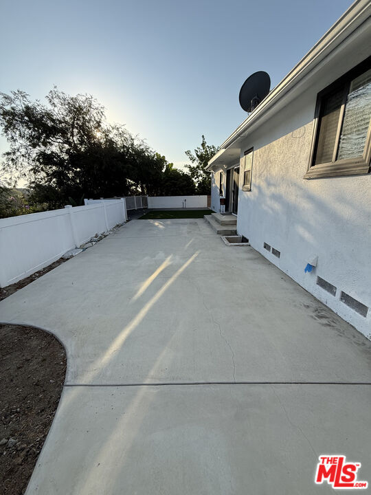 Building Photo - 4439 Don Zarembo Dr