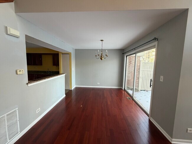 Building Photo - 2156 Camden Ln