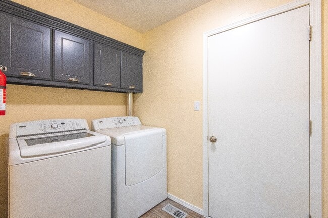 Building Photo - 613 Doe Trail