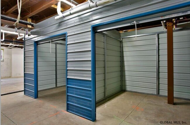 Building Photo - 34 William St