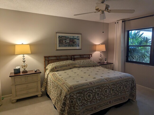Building Photo - 16941 Waterbend Dr