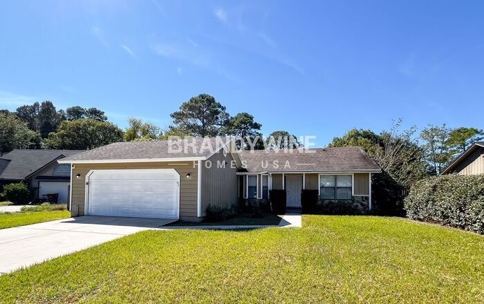 Building Photo - 8592 Bandera Cir W