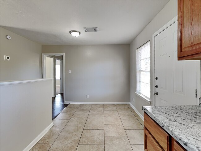 Building Photo - 3808 Washington St