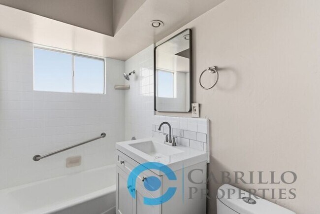 Building Photo - 5077 Art St