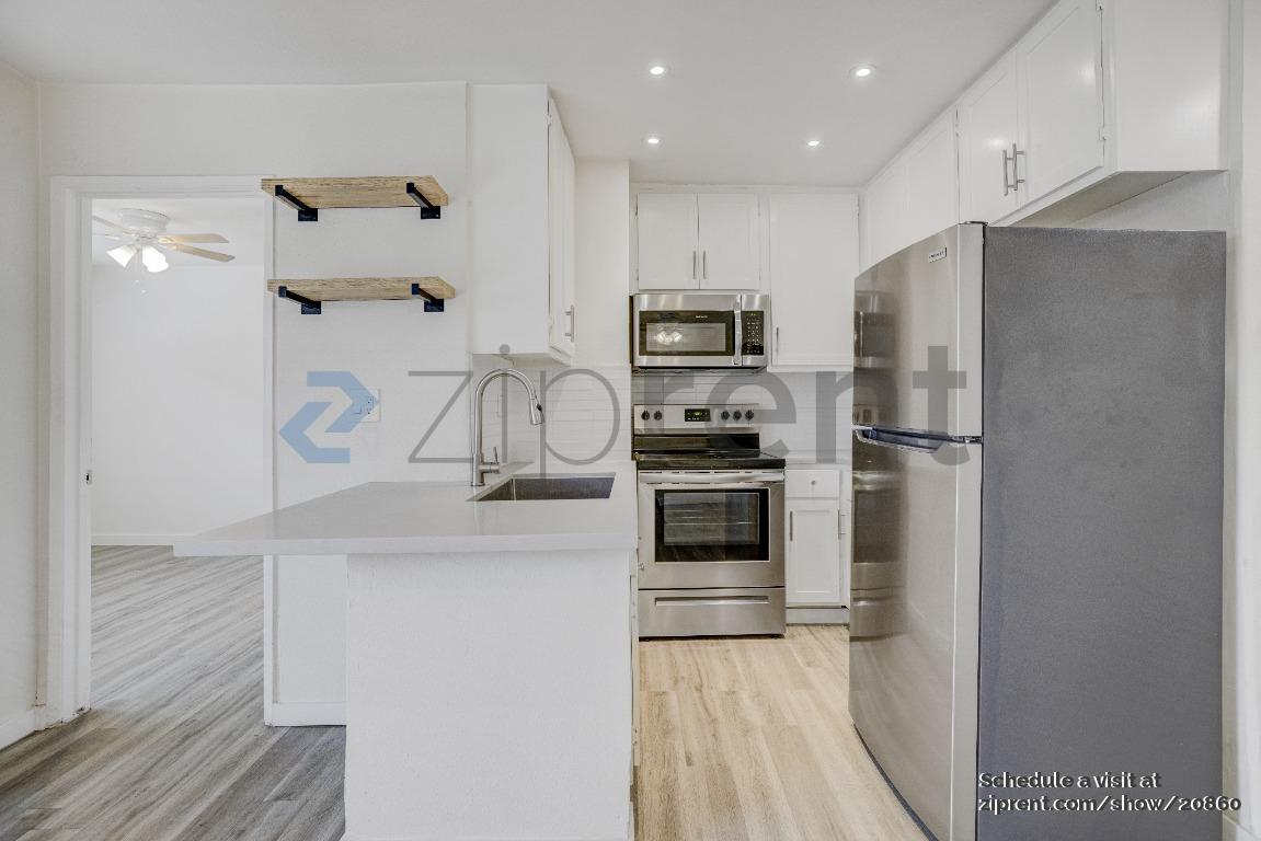 Building Photo - 256 La Fayette Park Pl