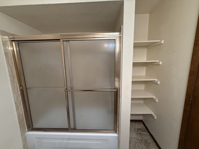 Building Photo - 13515 Mccall Ct NE