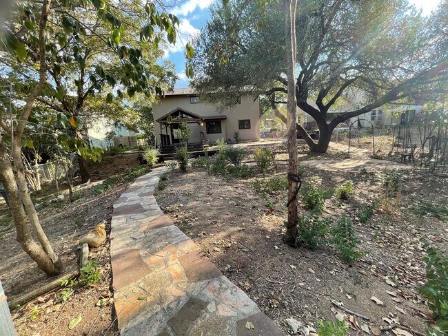Building Photo - 8306 Hanbridge Ln