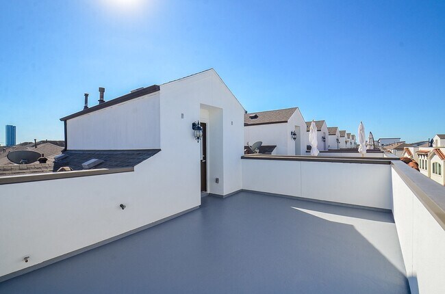 Building Photo - 1245A Bonner St