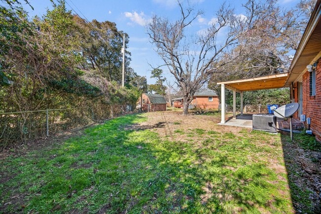 Building Photo - 1321 Briarfield Ave