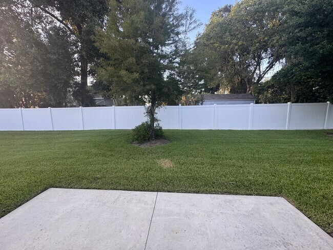 Building Photo - Modern 3-Bed, 2-Bath Home Near Downtown Ocala