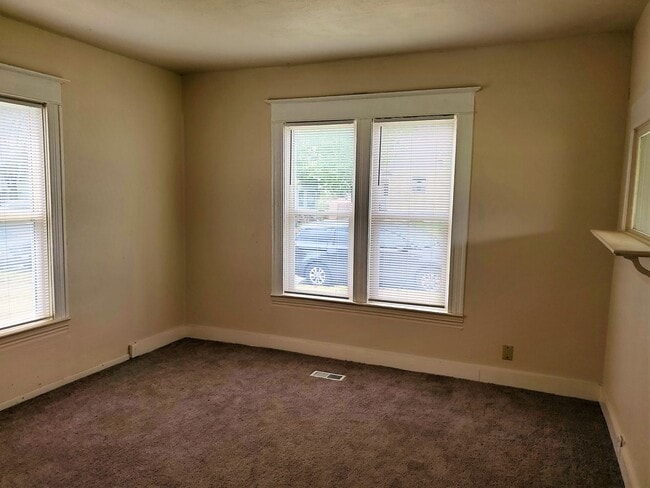 Building Photo - Fantastically updated Monroe District Area 3BR/1.5BA House
