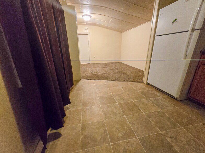 Building Photo - 515 E New York St