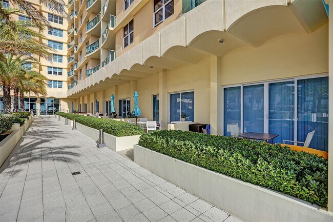 Building Photo - 2501 S Ocean Dr
