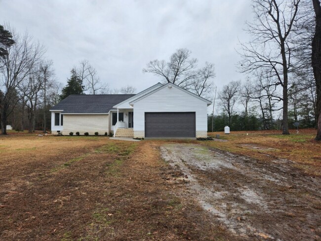 Building Photo - 169 Creek View Rd