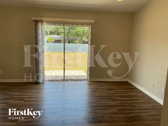 Building Photo - 337 Majestic Gardens Dr