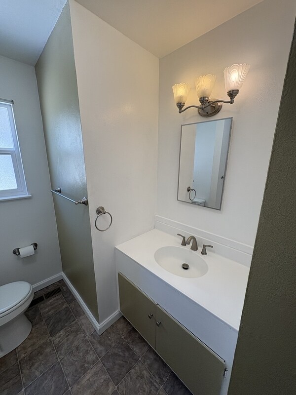 Building Photo - 7631 Adrian Dr