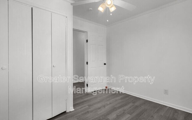 Building Photo - 612 W 42nd St
