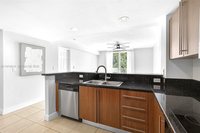 Building Photo - 610 Clematis St