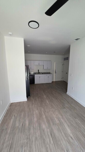 Building Photo - 1606 El Paso St