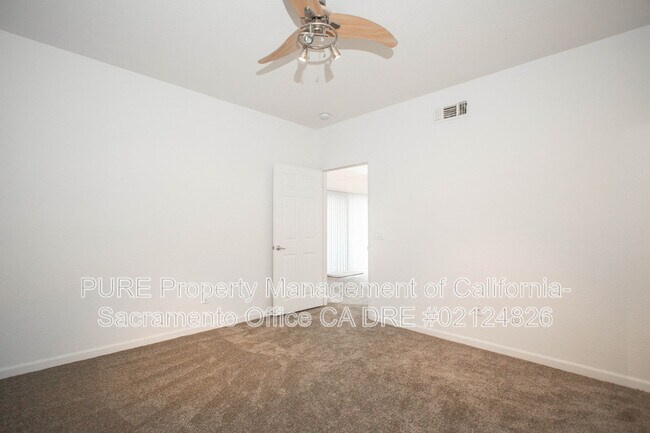 Building Photo - 10001 Woodcreek Oaks Blvd