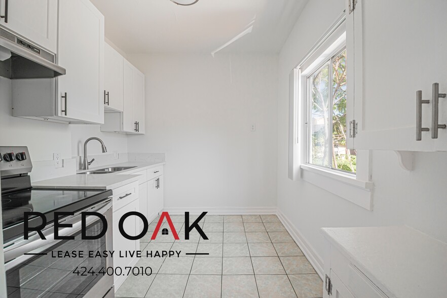 Building Photo - 2737 San Marino St