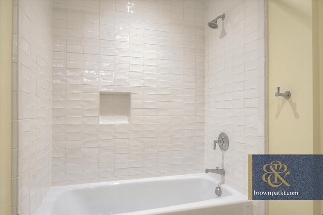 Building Photo - 1733 Powell St