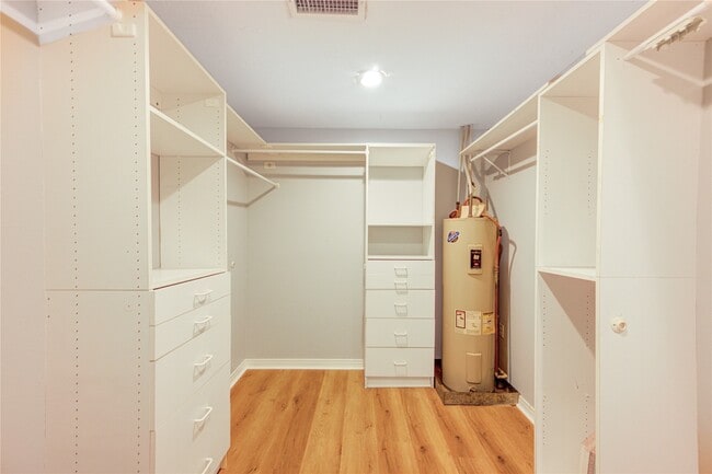 Building Photo - 3402 Gannett St