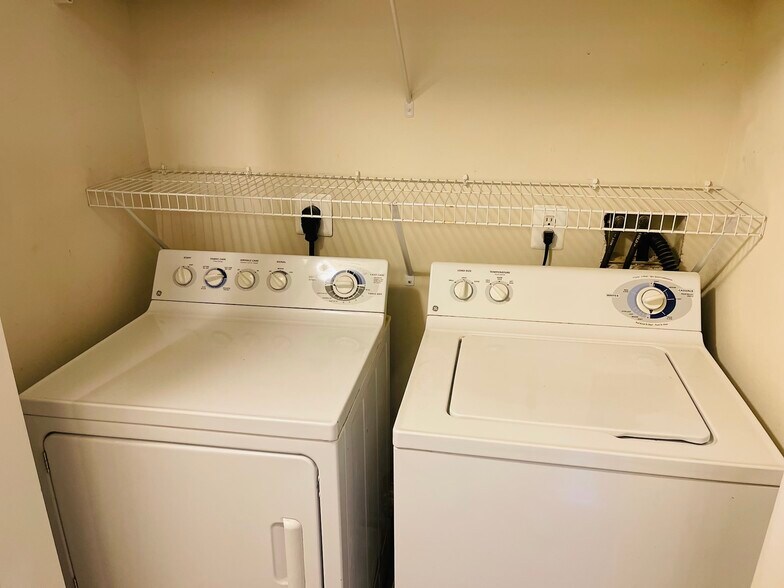 Building Photo - 12001 Market St