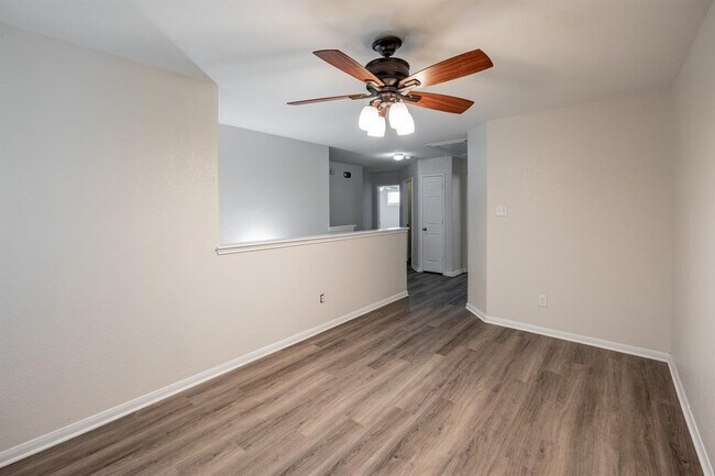 Building Photo - 9917 Kingfisher Dr