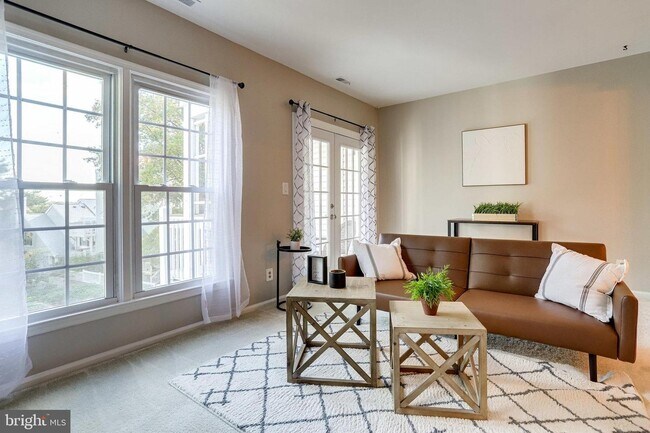 Building Photo - 2911 S Woodstock St